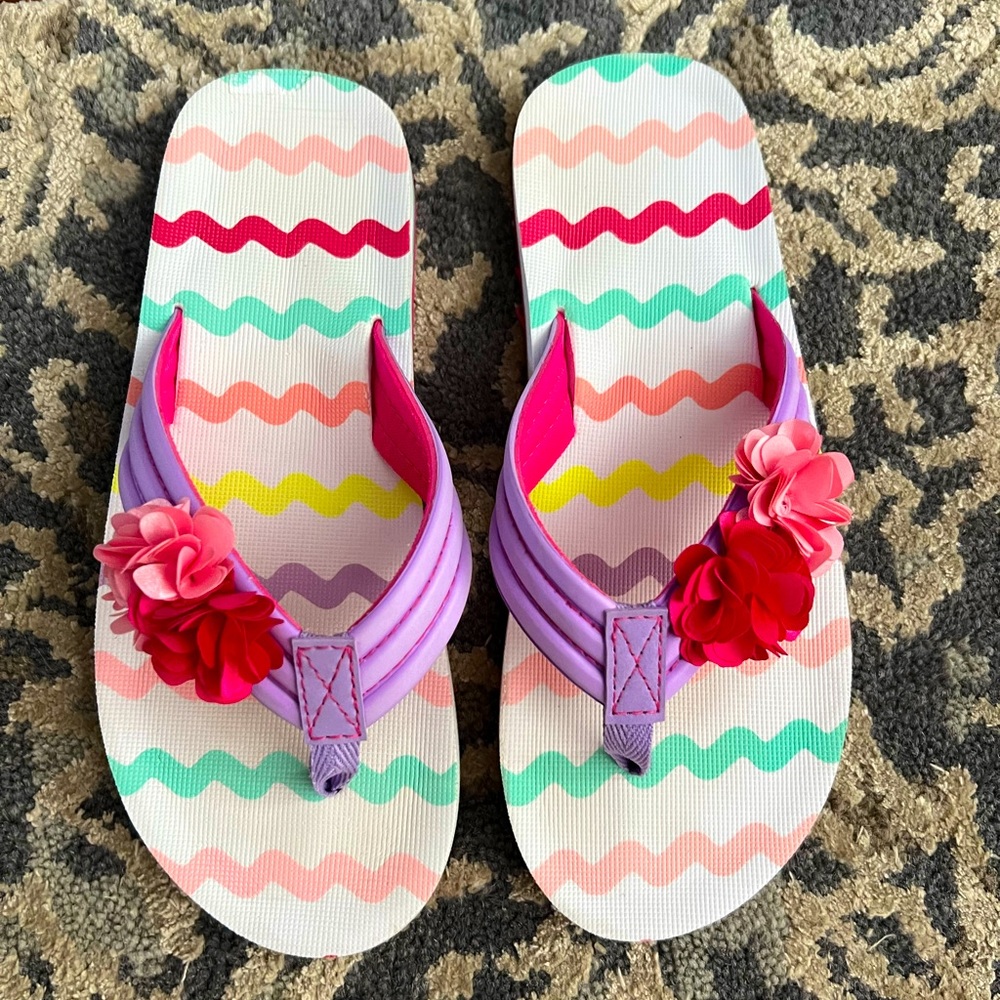 New Belk Girls Flip Flops